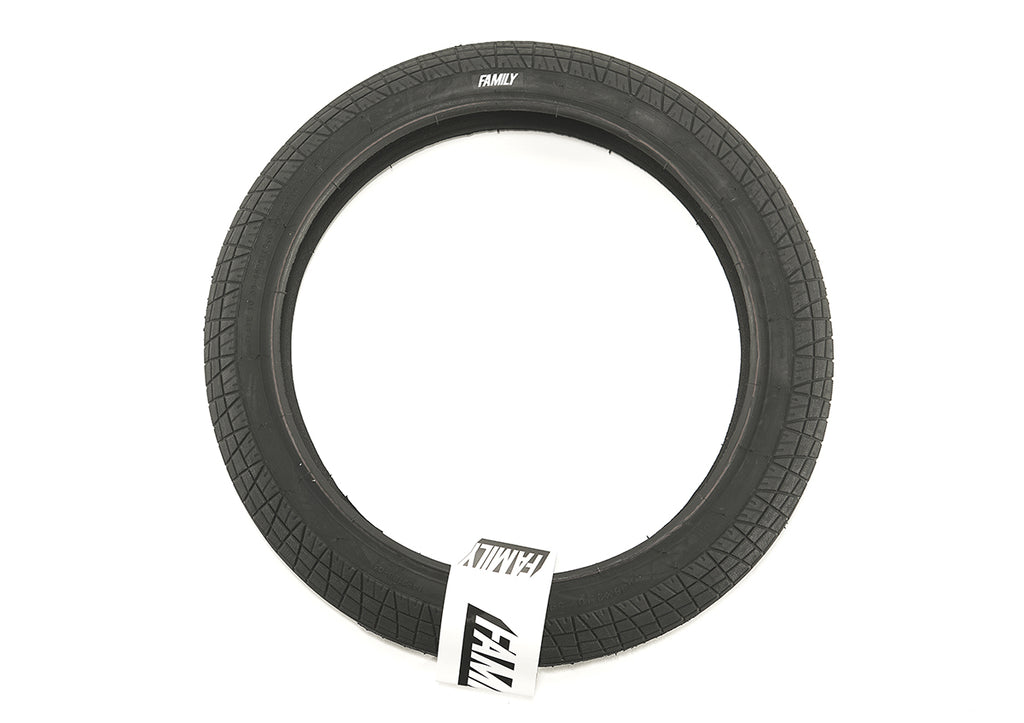FAMILY F2128 TYRE 16"X2.1" BLACK/BLACK